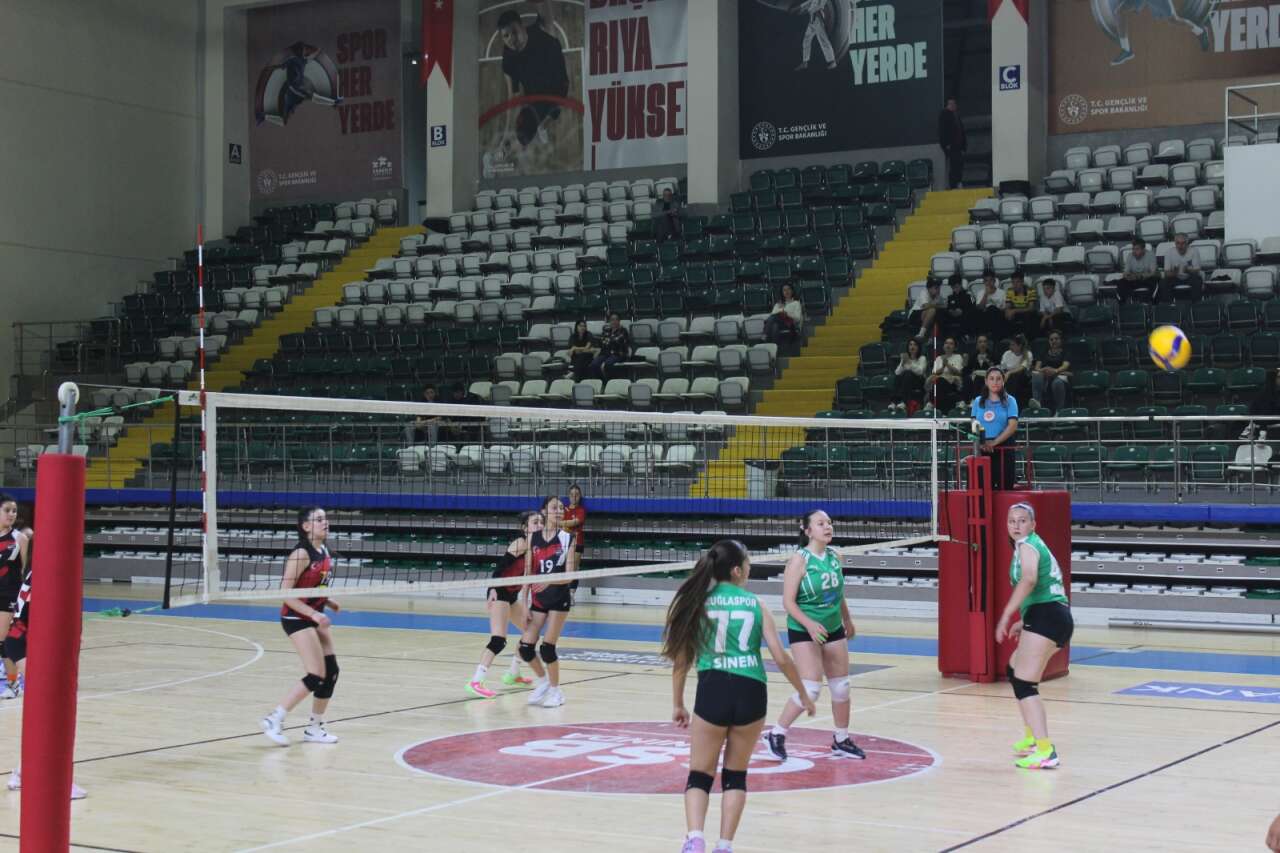 Muğlaspor “Filenin Küçük Kızları” Nefes Kesti 1